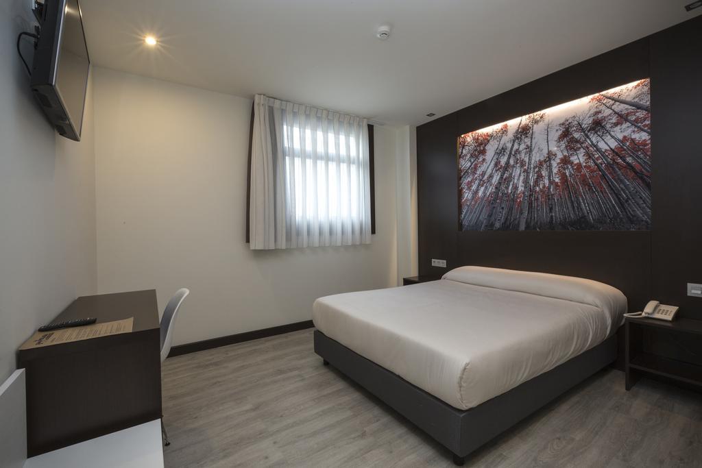 La De Roces Hotel